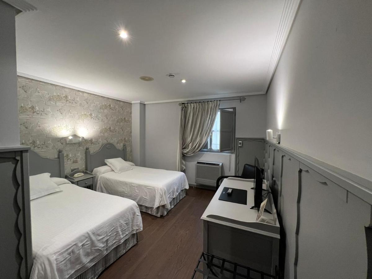 Hotel Comillas Bagian luar foto