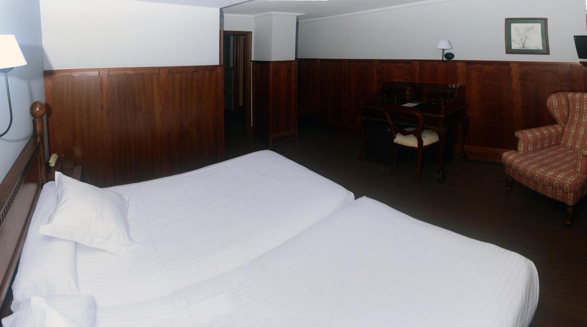 Hotel Comillas Bagian luar foto